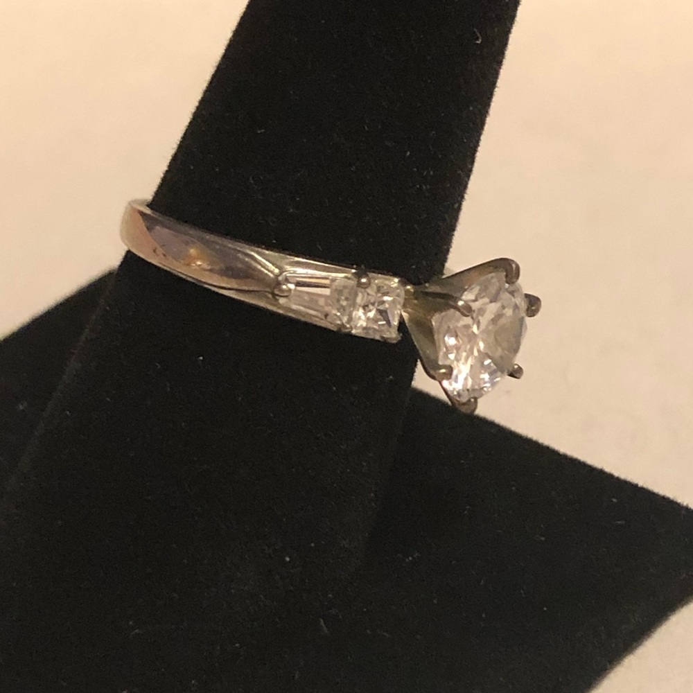 CZ RHINESTONE RING SIZE 9 - Picture 2 of 4
